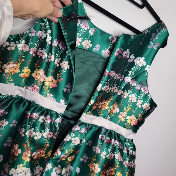 ModCloth Liz Luxe Emerald Floral Fit & Flare Dress XXL NWT Satin Garden Party - Picture 9 of 15